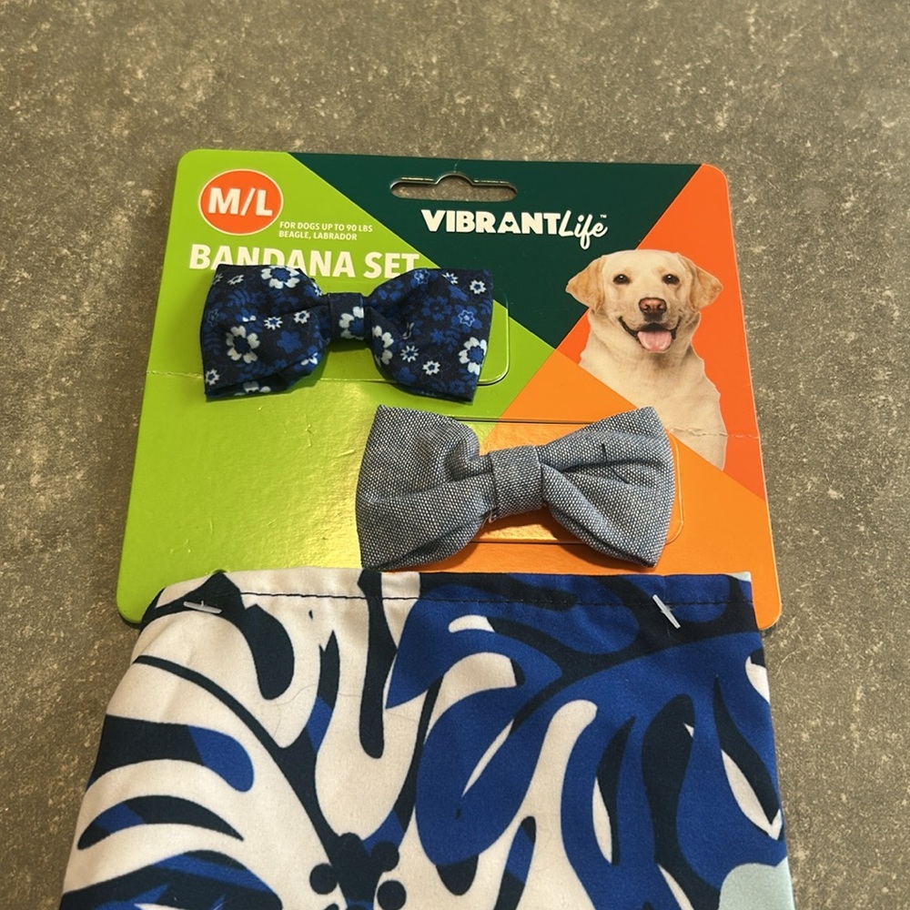 Bandana and Bow tie set size M/L NWT - Picture 3 of 5